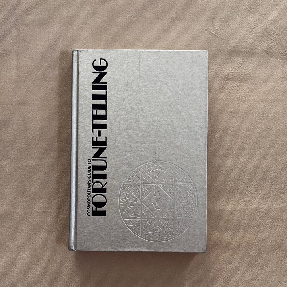 Fortune-Telling book - Picture 1 of 5